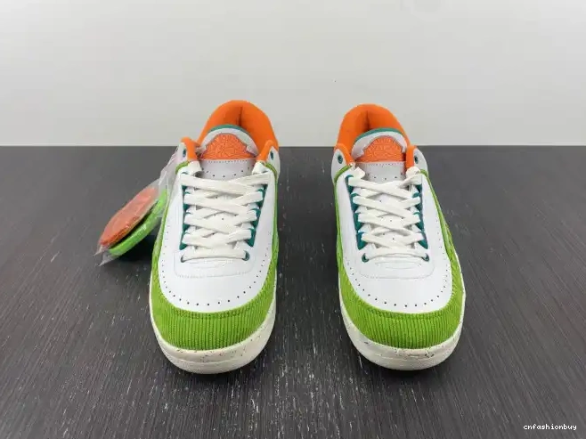 Jordan DV6206-183 Low TITAN Retro 2 (W) 0501